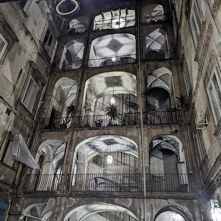 לינה וארוחת בוקר Duomo Miradois 152 Napoli מראה חיצוני תמונה