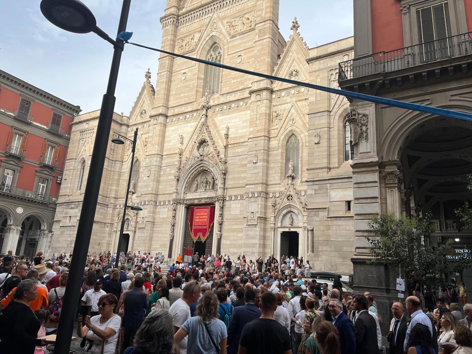 לינה וארוחת בוקר Duomo Miradois 152 Napoli מראה חיצוני תמונה